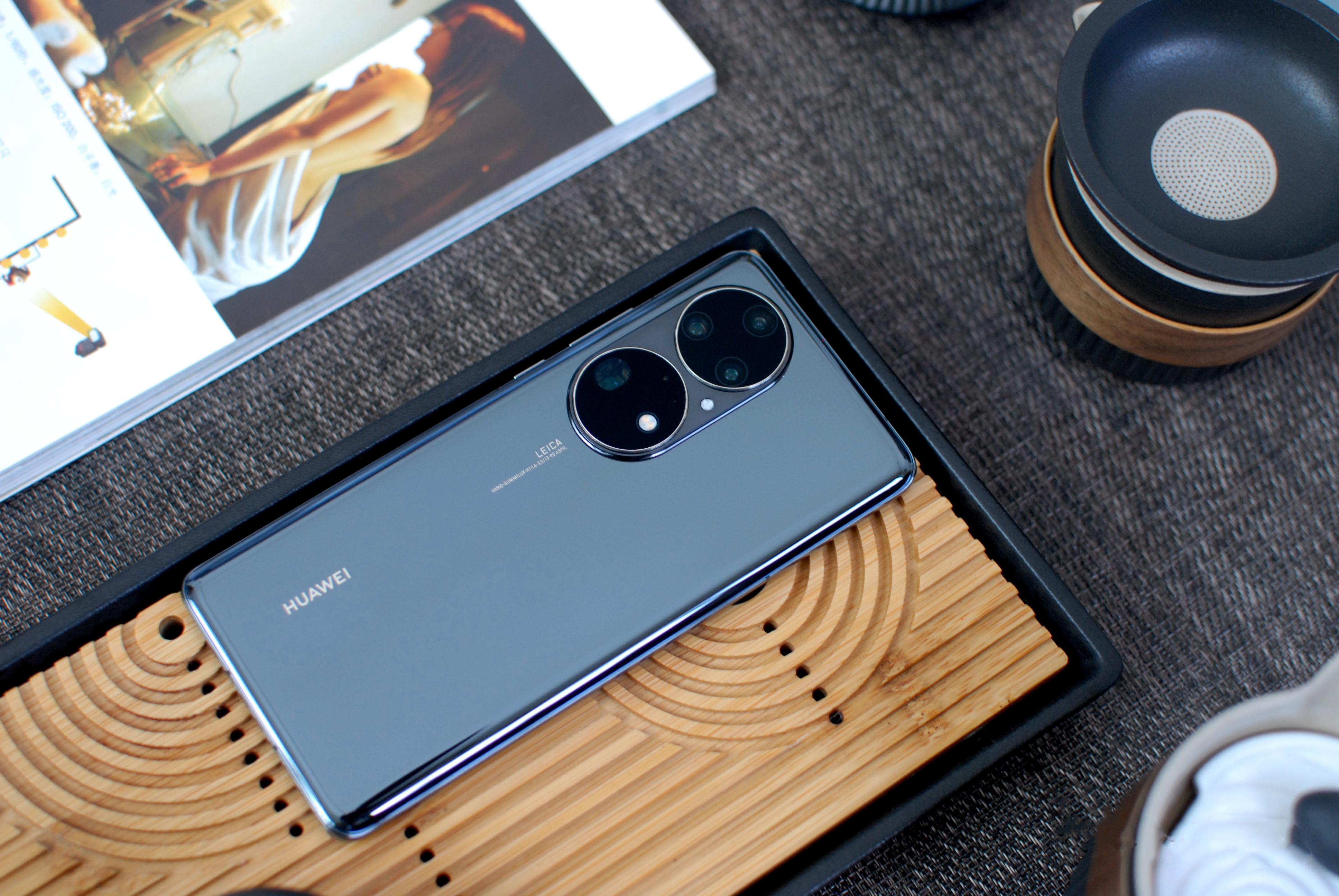 200倍变焦+鸿蒙系统，8+256G卖6488，华为5nm旗舰值这个价吗？