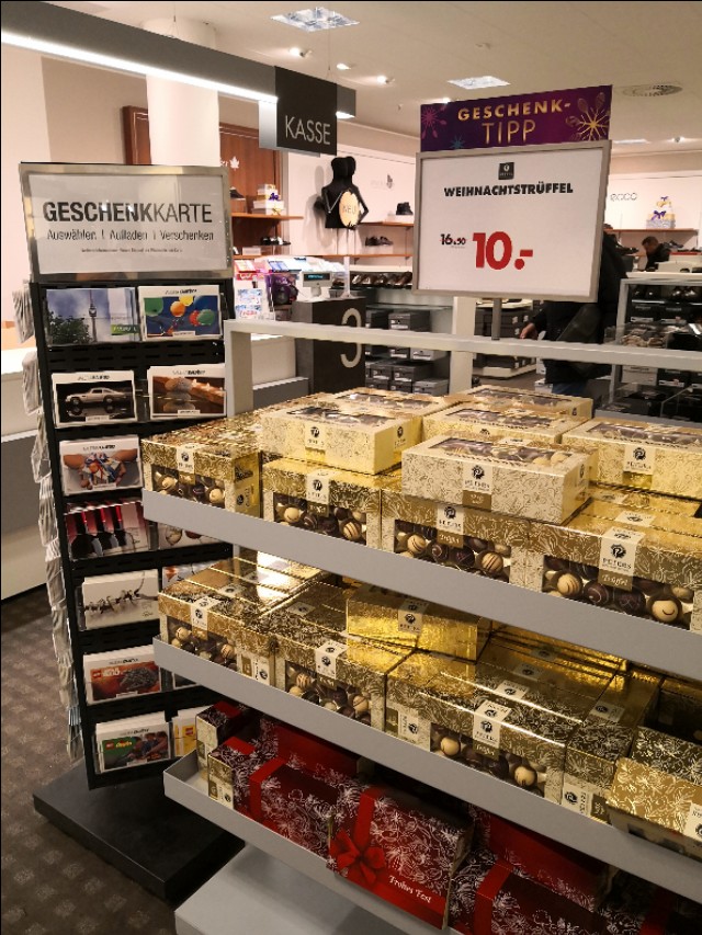 寰峰浗鐢熸椿鐪熷疄璁茶В,寰峰浗璐墿鏀荤暐蹇呬拱娓呭崟