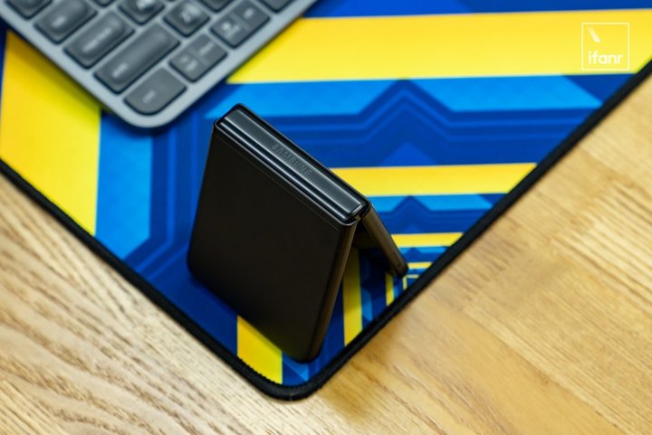 galaxyzflip3折叠模式,galaxyzflip35g折叠屏