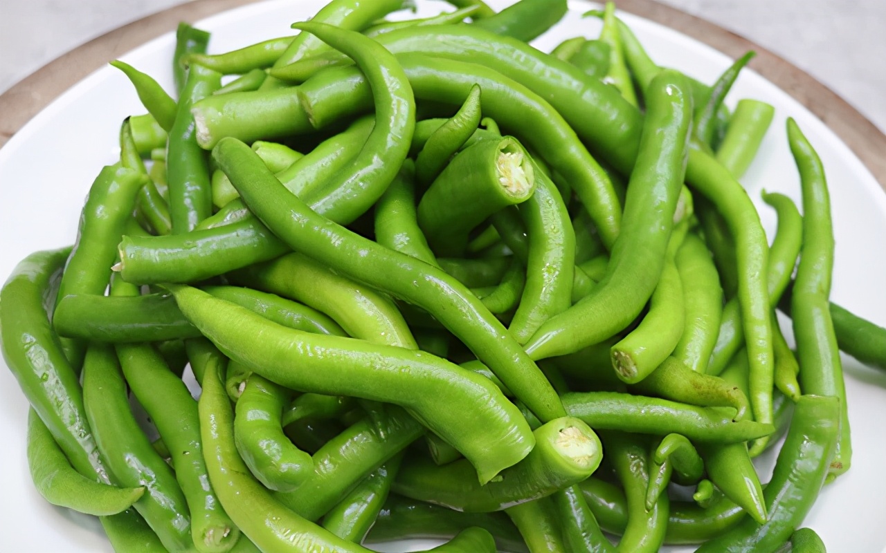 教你一个辣椒独特吃法开胃又下饭,吃不完的辣椒有哪些做法