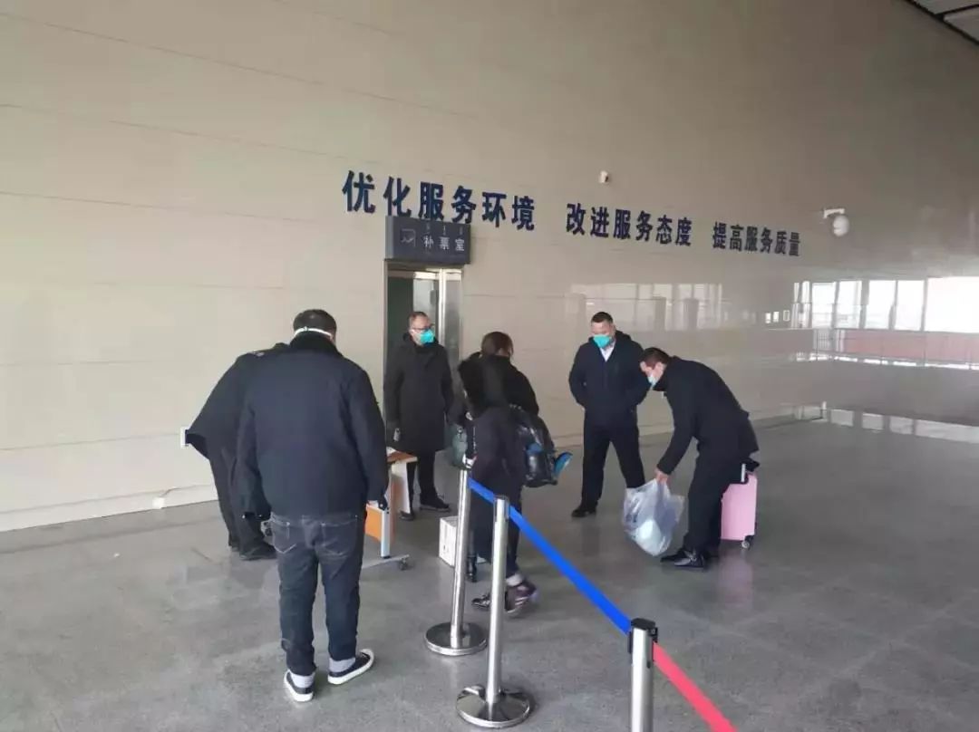 发挥基层党组织战斗堡垒作用抗疫,党组织战斗堡垒和先锋模范作用