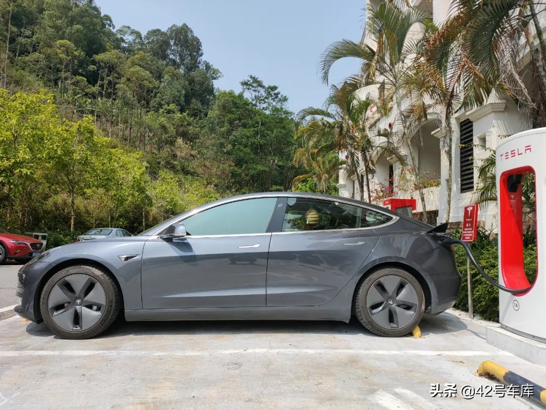 Model3一周年使用总结-这个时代的iPhone4S|42CLUB