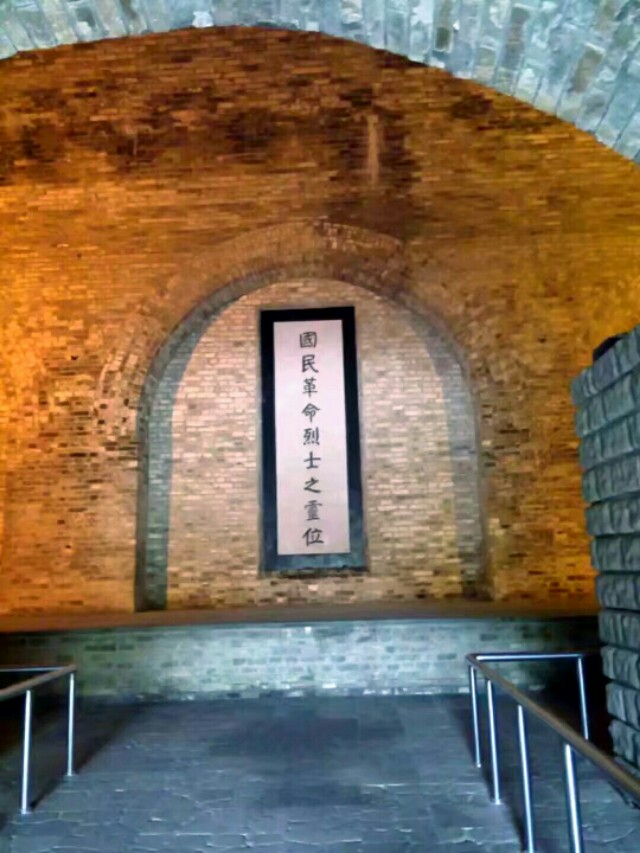 从《金陵*梦春**》到《金陵新梦》