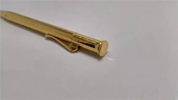 为什么自己买不上去新鲜的画材,廉价画材