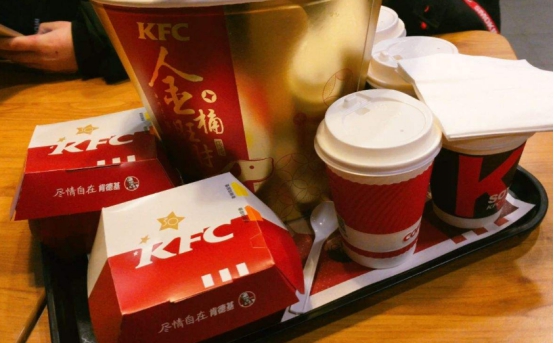 全家桶里面为什么要放一张“白纸”?离职员工直言:别有用意