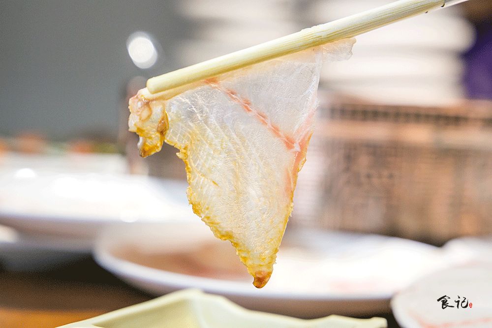 1块钱撸四盘！薄如蝉翼的蝴蝶鱼片，让你一口鲜掉眉毛！