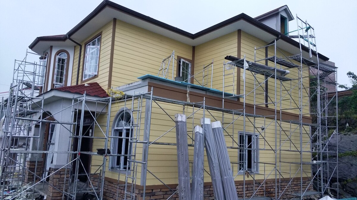 二楼阳台开裂了如何补救,农村建房阳台飘出1.5米违法吗