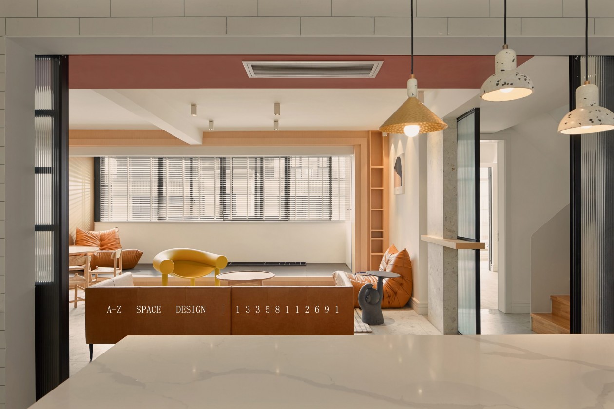 “拼一脸的缤纷染一屋的色块做最精彩的自己”原木家具最百搭