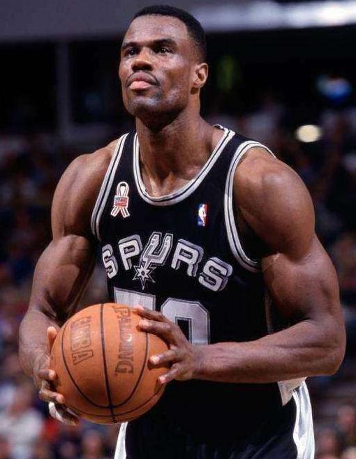 别人穿的是球衣，而他们看起来穿的像紧身衣肌肉太强真无奈