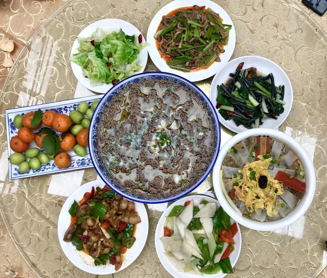 元宵花灯太美了,春季赏花郁金香太美了