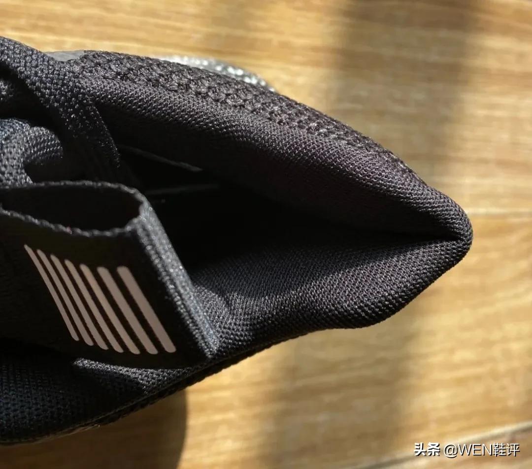 阿迪四百左右慢跑鞋,四百元后卫实战鞋阿迪达斯