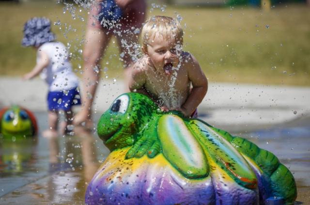 加拿大高温愈演愈烈气温突破50度,加拿大2022年极端天气