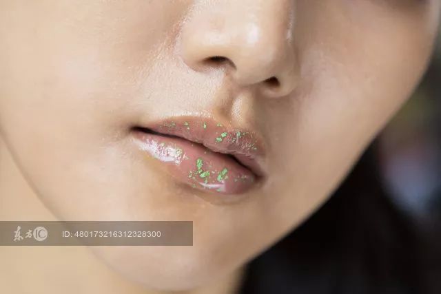 鞠婧祎李艺彤honey舞台,鞠婧祎港风复古妆容