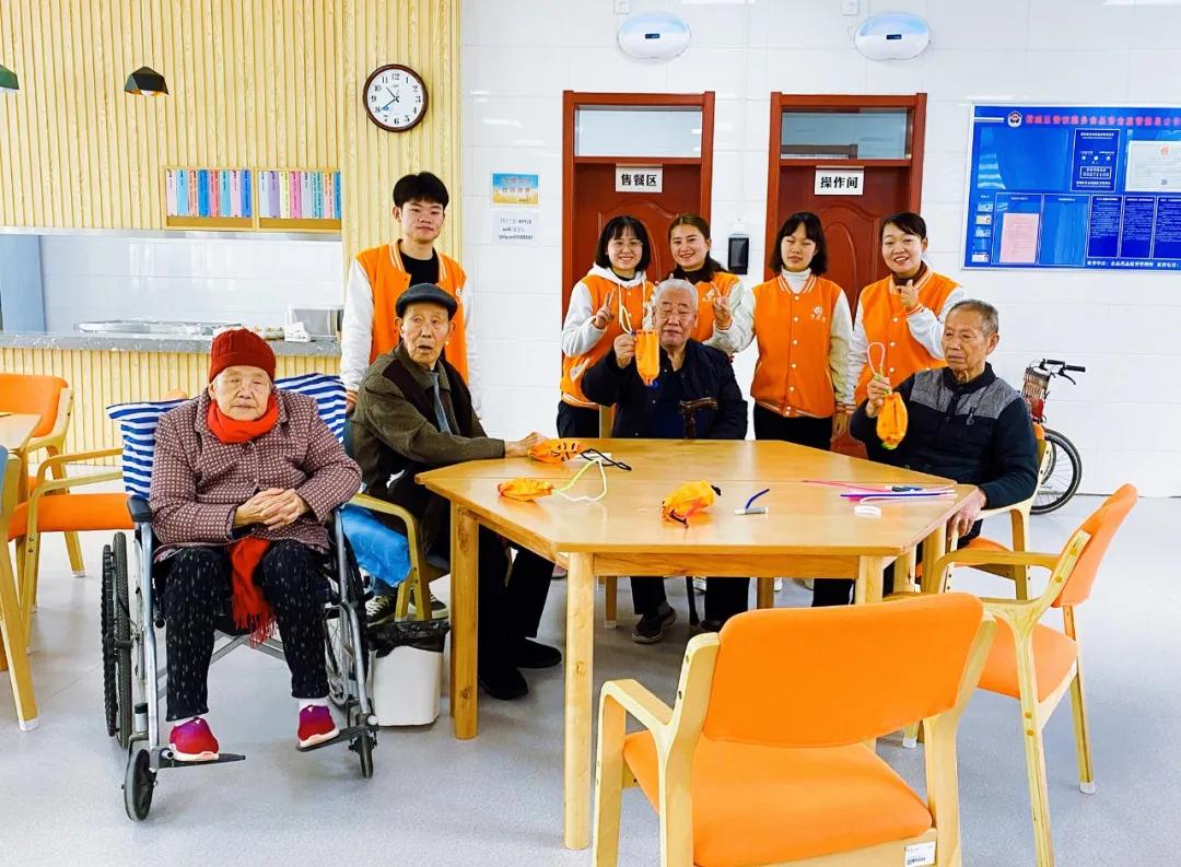 万圣节制作南瓜灯分享,万圣节南瓜灯里的糖果