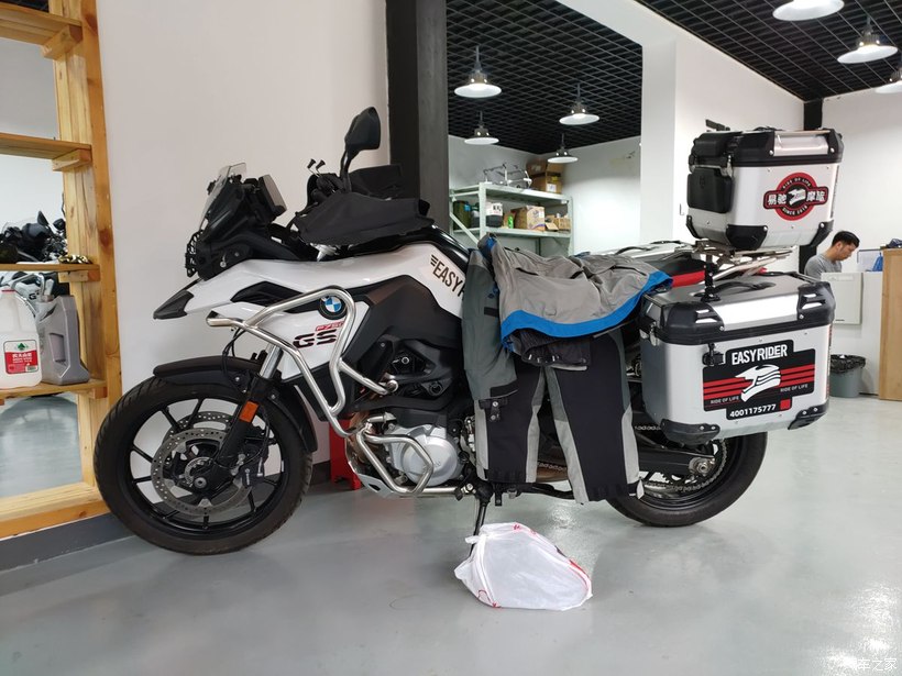 6千块租宝马F750SG跑滇藏;这一路下来尽是奇人轶事