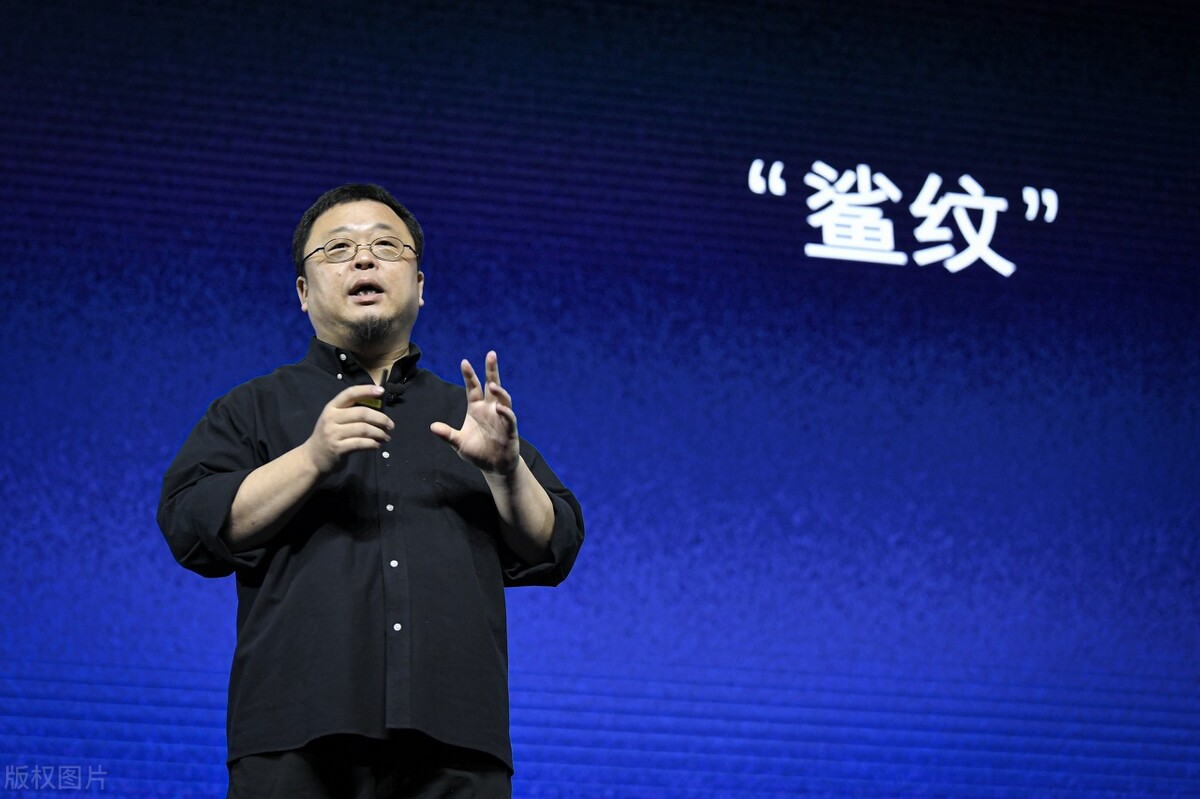 一周看热闹：张一鸣张瑞敏退休任正非再出发；游戏冠军足球踢不好