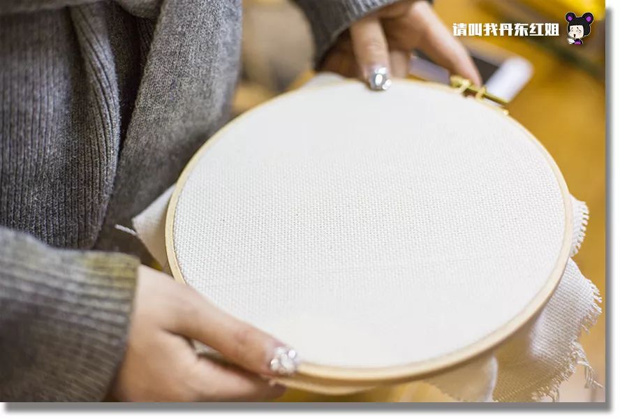 小情侣闺蜜居然在小屋鼓捣一下午，弄出了这个？