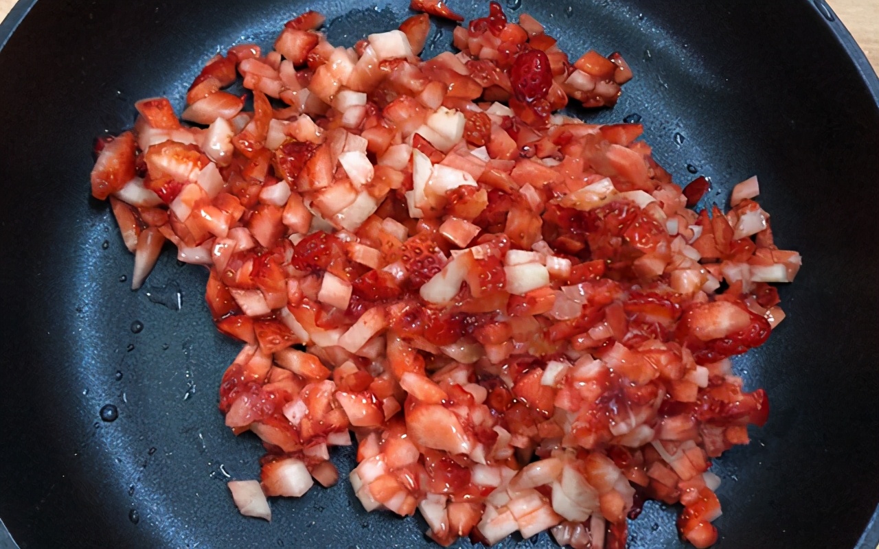 300克草莓用多少克糖制作草莓酱,草莓怎么做好吃又简单不用火