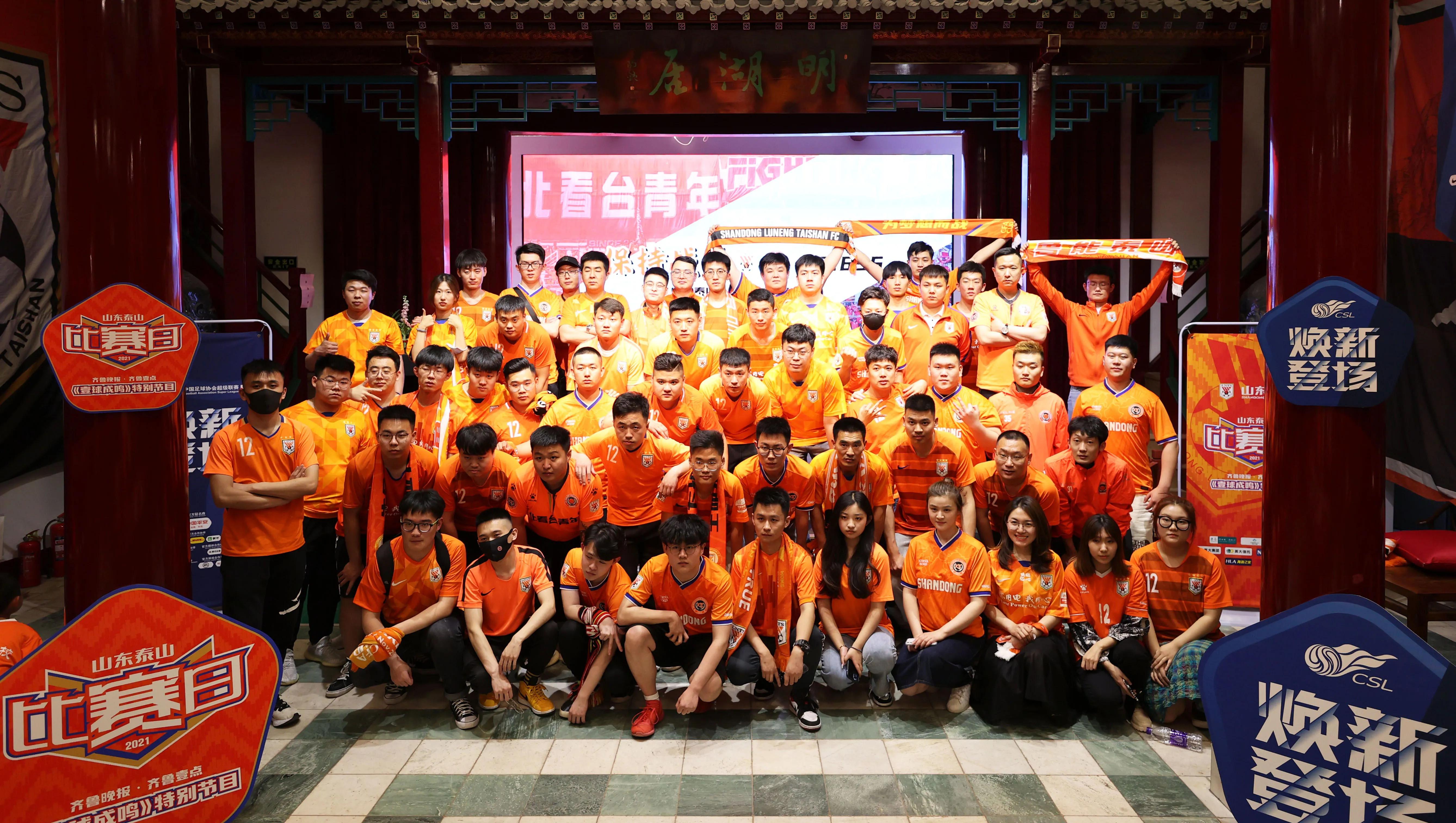 愿岁月可回首且以深情共白头书法,愿岁月可回首携手共白头