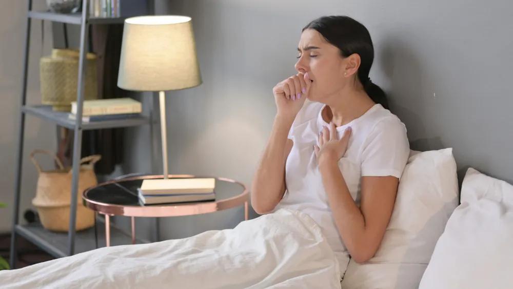 为何一到半夜就咳嗽中医解释,为什么一到晚上就咳得很厉害