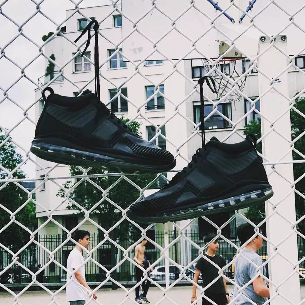 盘点白敬亭的私藏潮鞋,白敬亭收藏鞋子搞笑视频