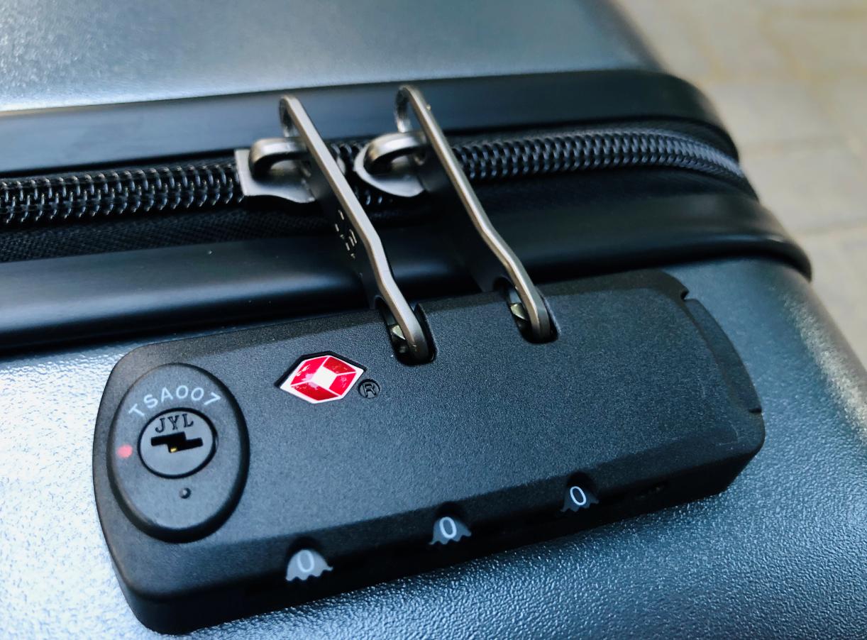 小米20寸行李箱能装多少东西,小米90分行李箱钛金灰20寸