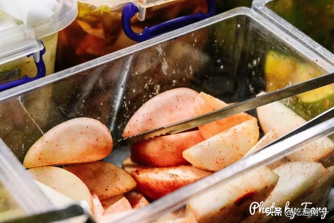 南宁路边夜市美食排行榜,南宁深夜路边摊鲜肉粉