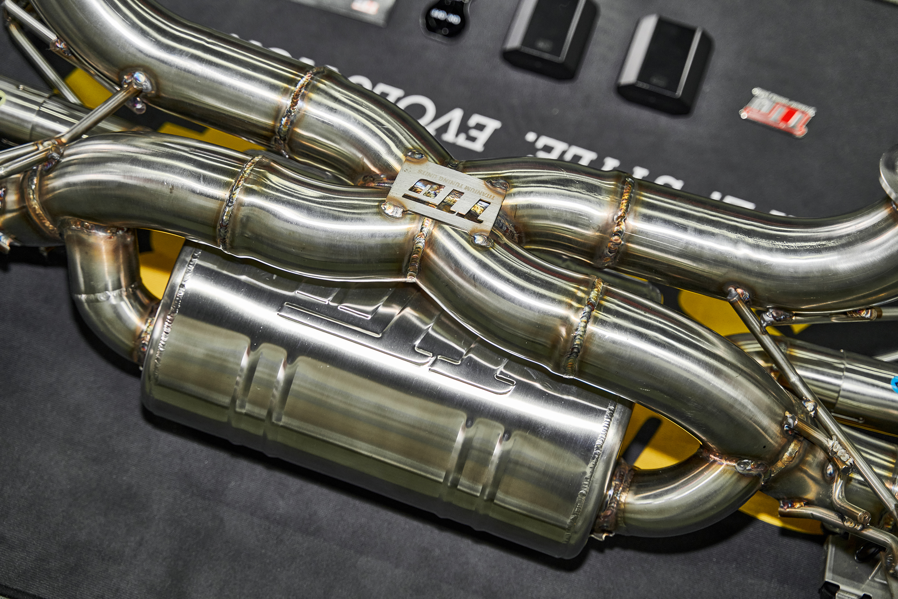 奥迪r8改装最佳效果,奥迪r8改全段排气声浪