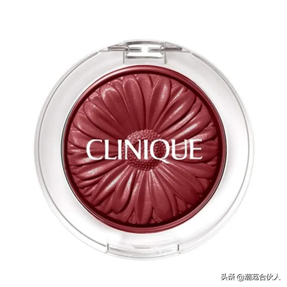 忘记涂腮红了,不想涂腮红