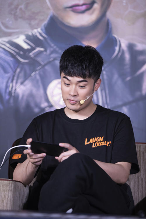 陈赫为什么那么有钱,陈赫靠副业总资产破千亿