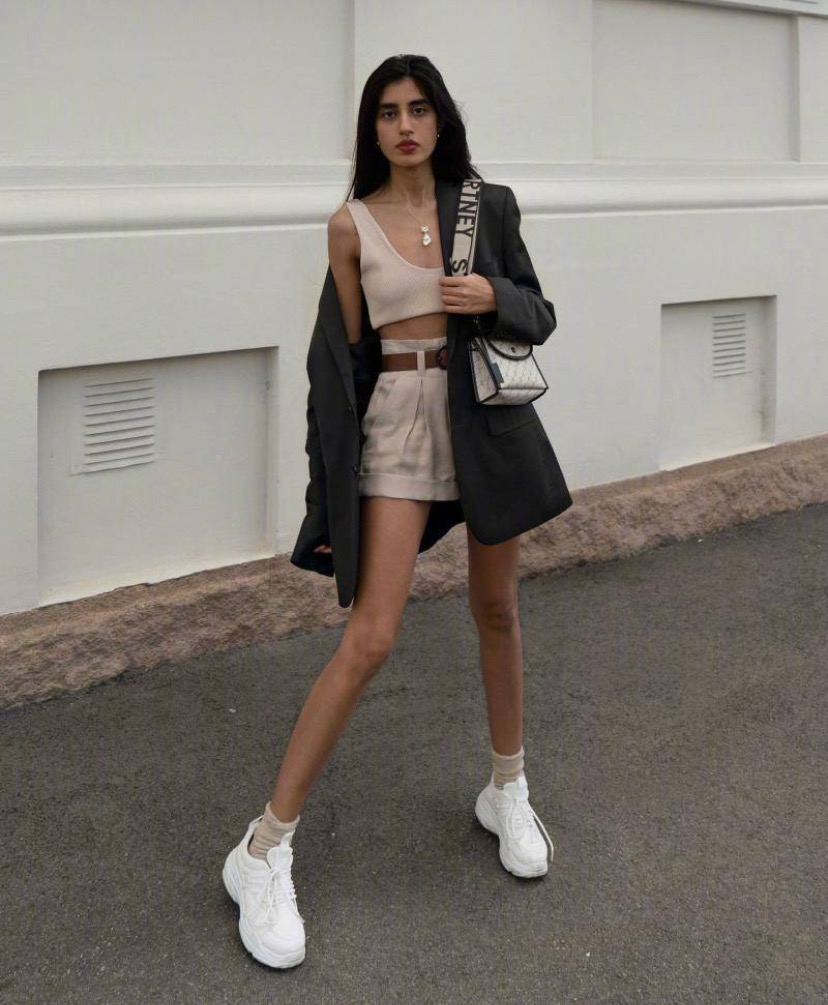 直角肩露肩的正确穿法,优秀的肩线