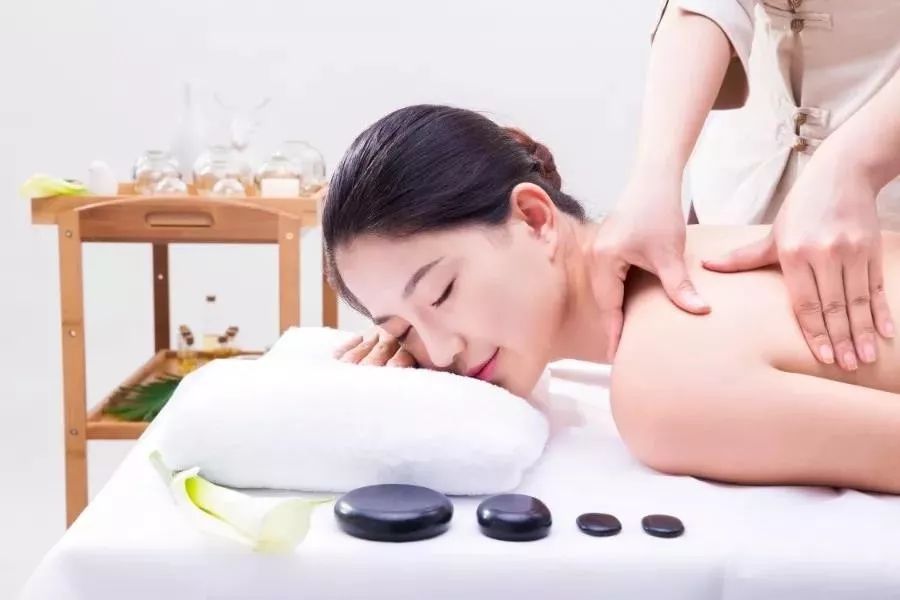 背上全是肉怎么减肥,瘦背部拜拜肉变薄的最好方法