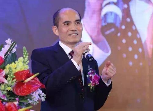 他从40万元起步做农药，如今身价33亿，未来还将布局工业*麻大**