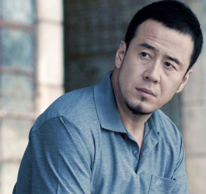 杨坤为什么老是抽搐,杨坤最近反应