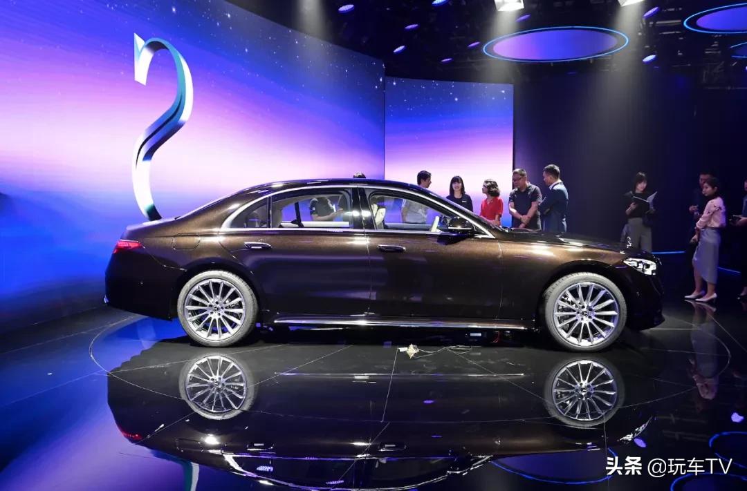 科技爆棚和极致简约奔驰和劳斯莱斯在想啥?