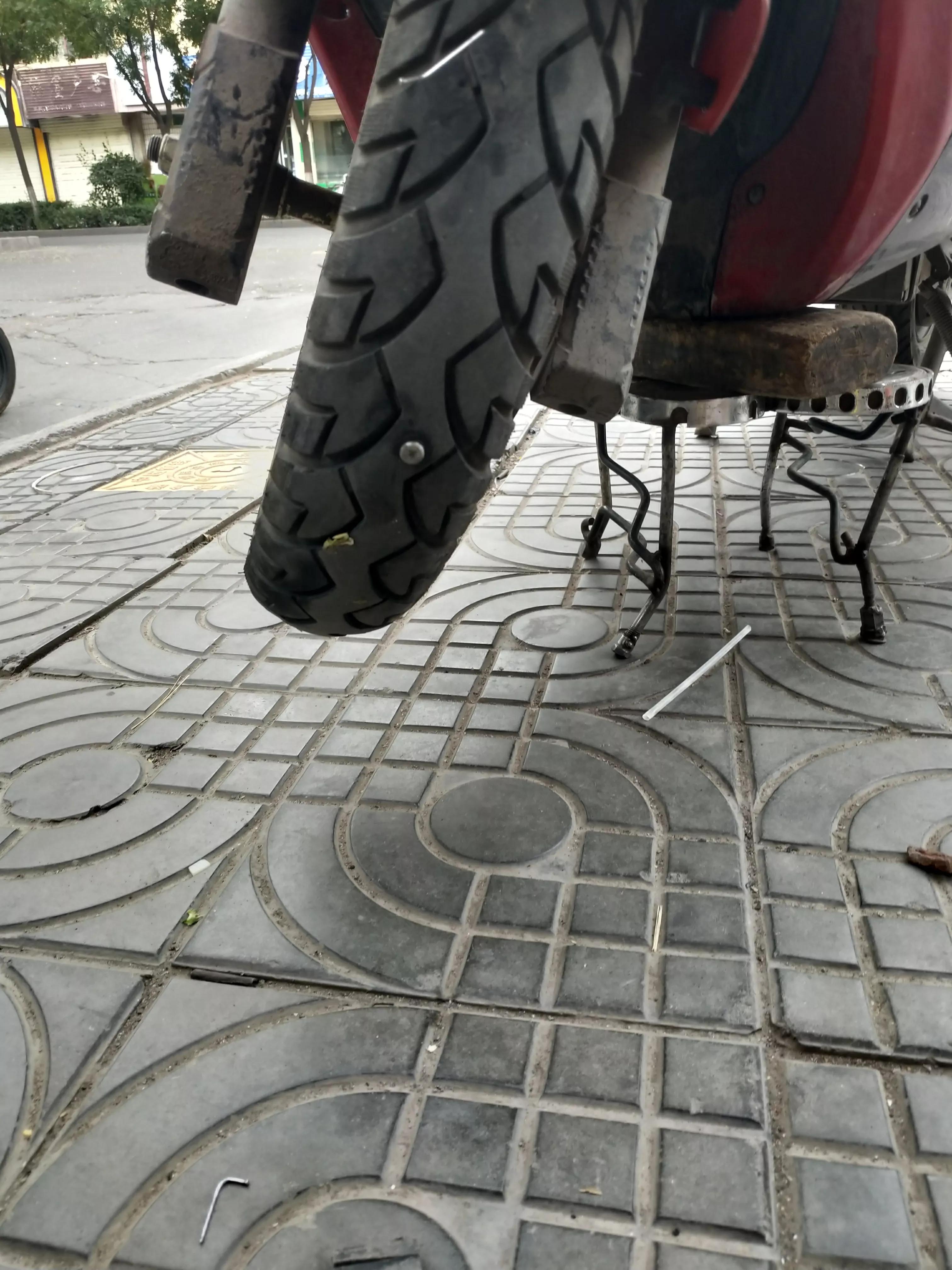 怎样补真空胎电动车,电动车换新真空胎打不上气怎么办