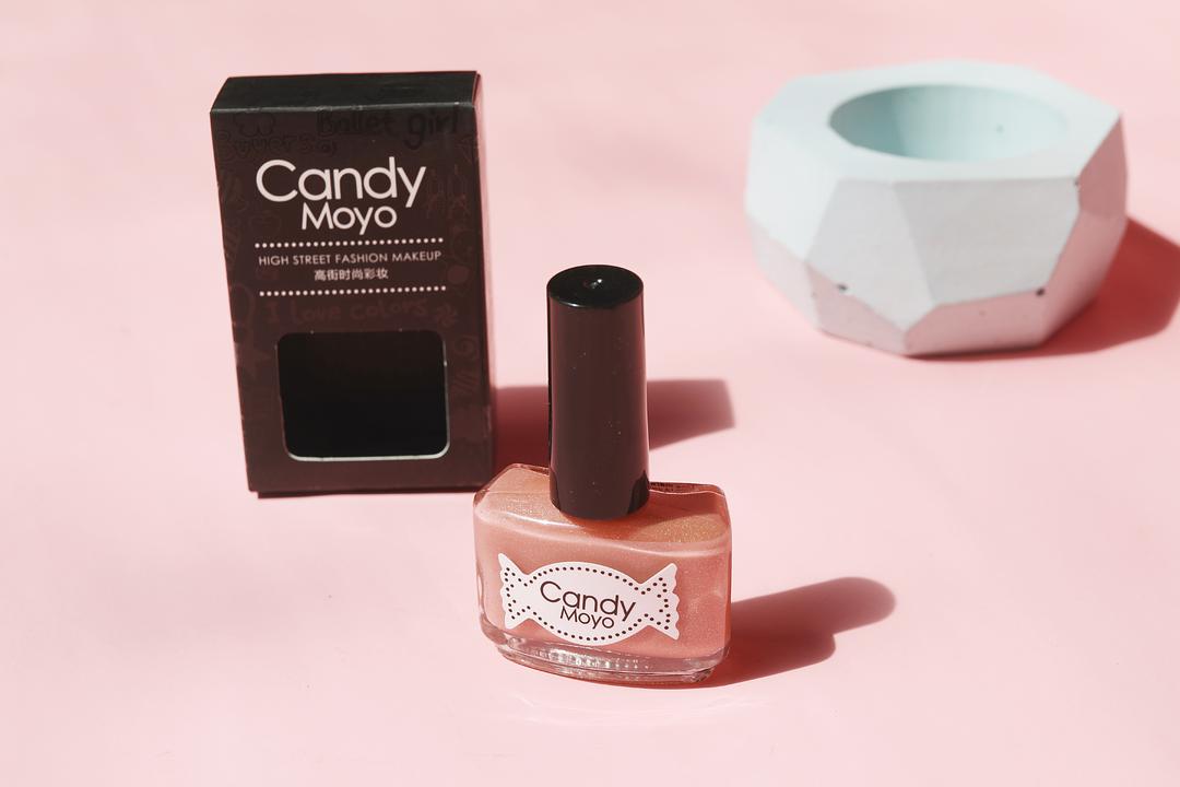 美甲小白建议买什么颜色的指甲油,好看百搭指甲油推荐