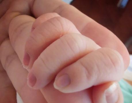 顺产妈妈全过程到底“疼”在哪？一组图带你明白：什么叫为母则刚