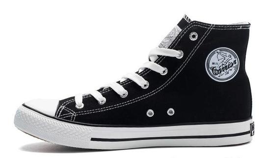 潮得都快不认识了，这还是回力吗？