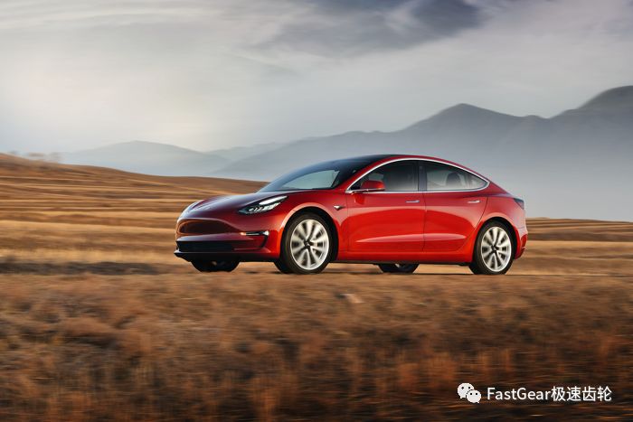 花30多万买摩托车被嘲笑,特斯拉新款model3到底值不值得买