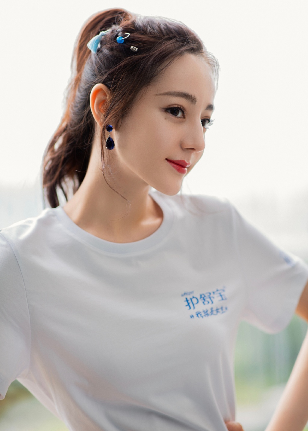 脸大又圆的女生适合什么发型好看,脸大脸圆什么发型显脸小减龄