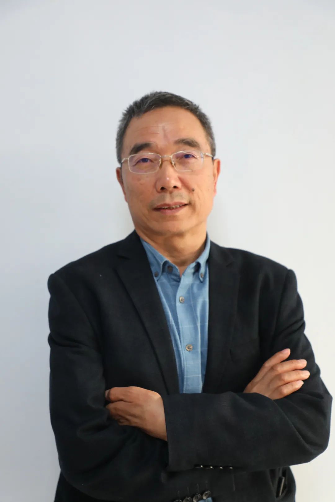 身残志坚自主创业的出路,身残志坚好医生为民服务四十载