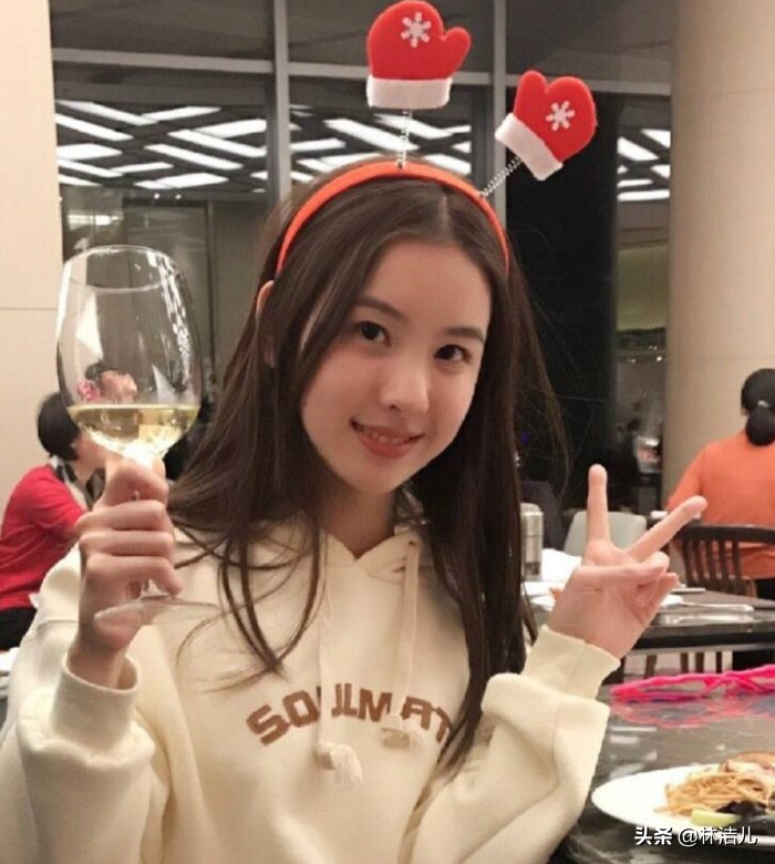 杨幂刘亦菲民国造型惊为天人,杨幂刘亦菲颜值对比