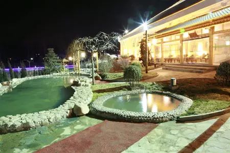 北京100元吃住泡温泉,北京哪里可以滑雪泡温泉