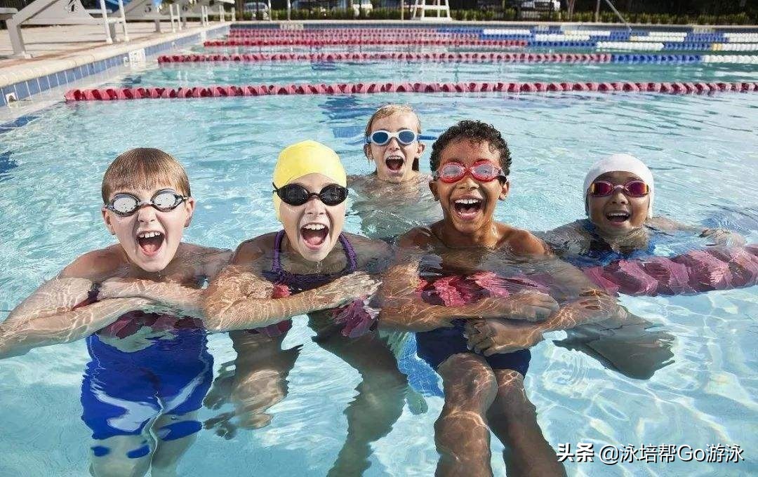 职业游泳运动员成长历程,游泳运动员训练有多苦