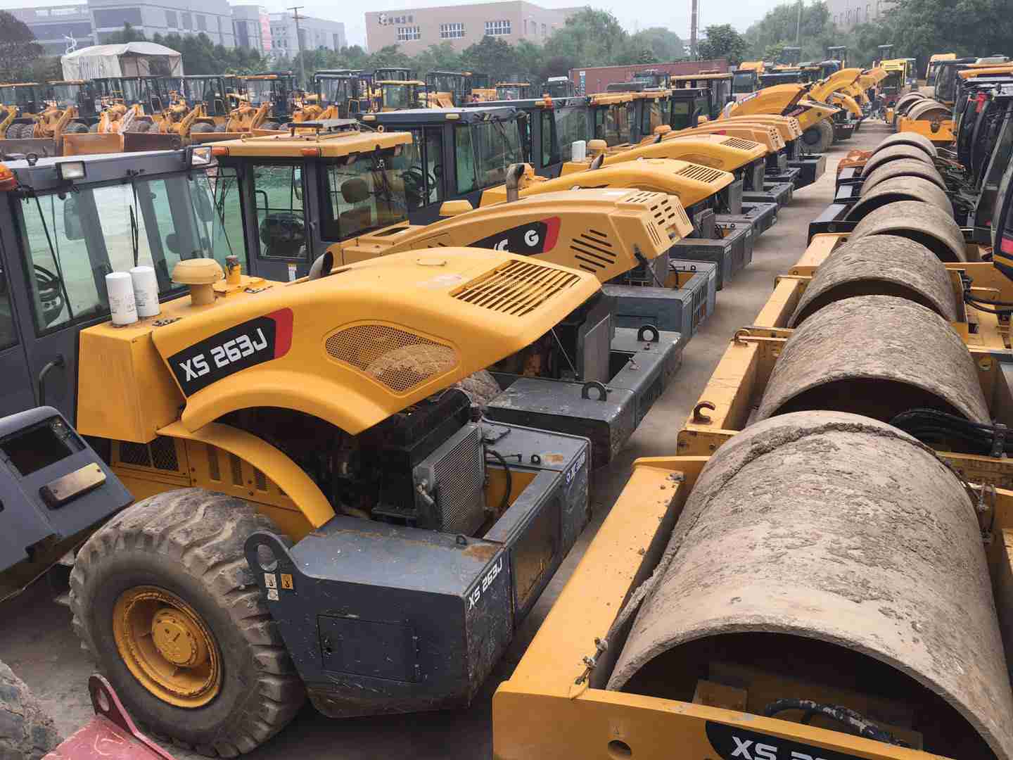 二手22吨压路机哪里卖价格便宜,二手徐工22吨振动压路机价格