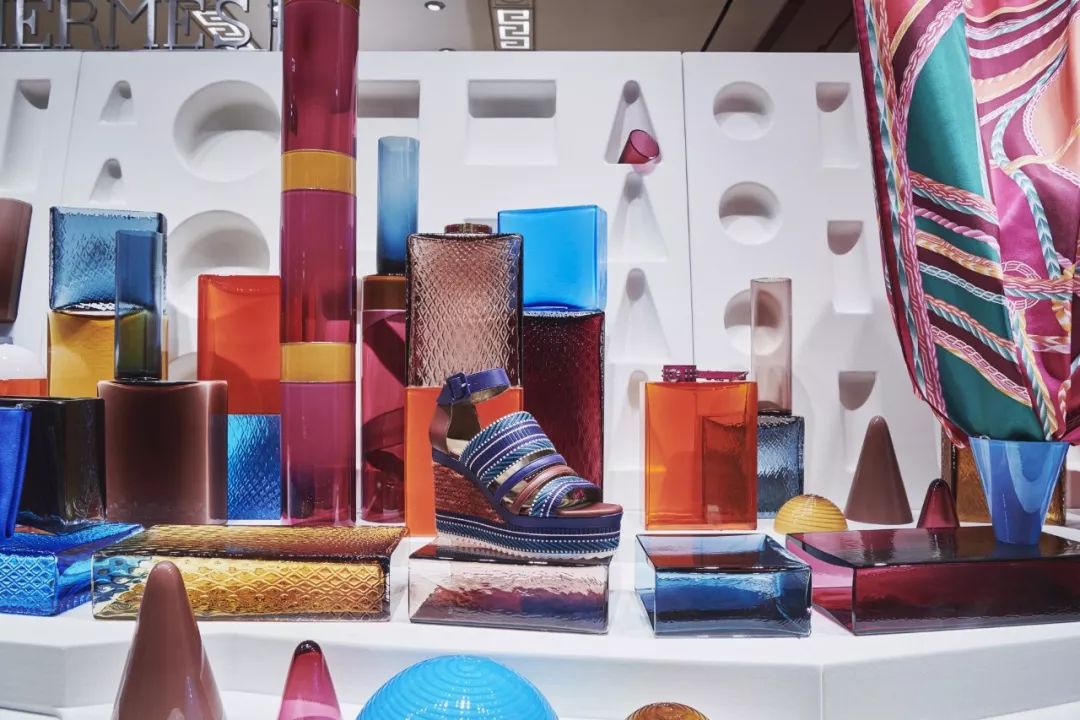 爱马仕橱窗展示设计手绘图,爱马仕2023橱窗设计最新款
