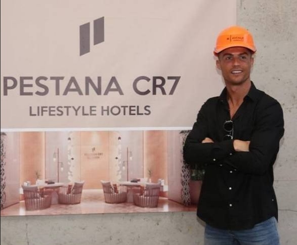 c罗回曼彻斯特宾馆,c罗5星级酒店内景