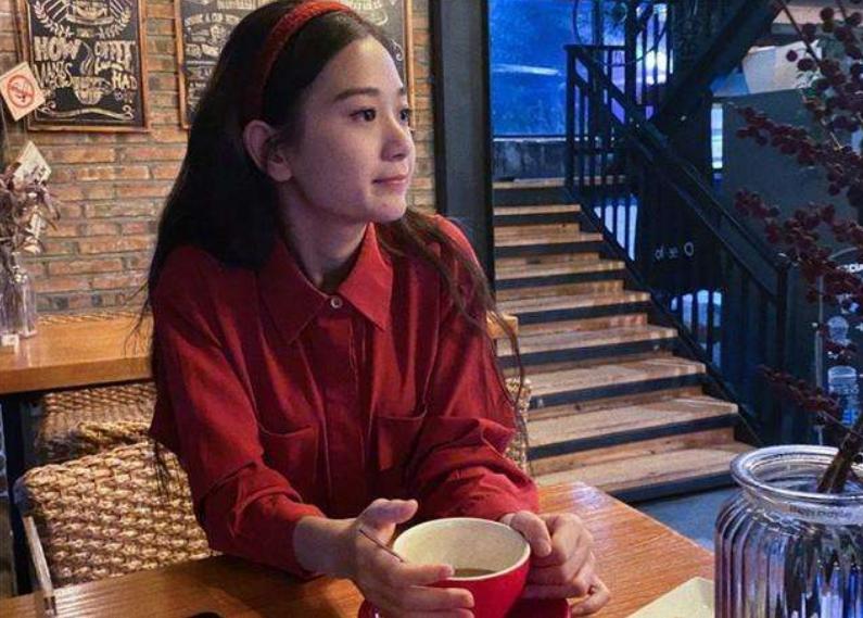 揭秘月入百万的网红骗局,20岁的网红身价过亿