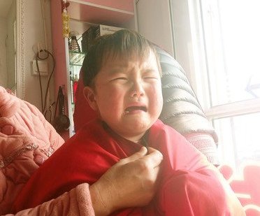 为什么孩子会恐惧理发？学会这四招，让孩子更好配合理发